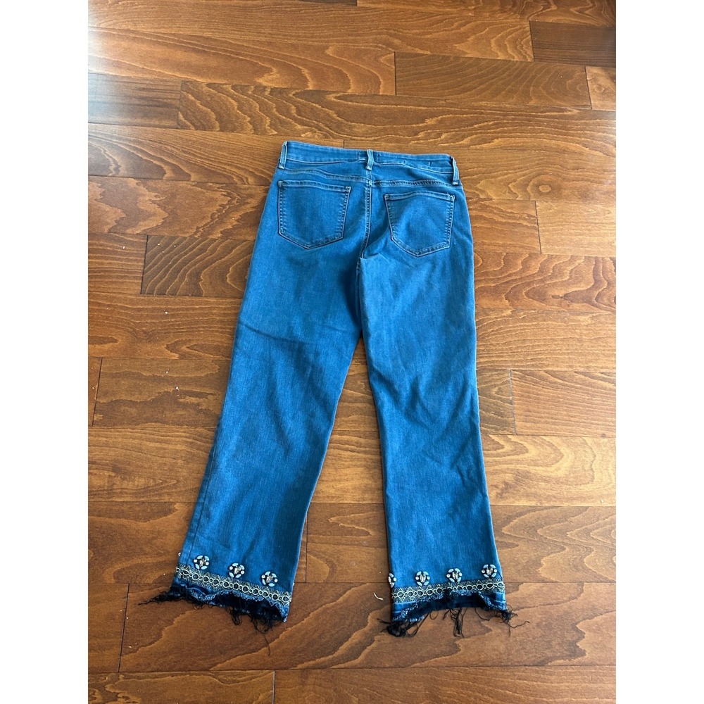 NYDJ for Chicos Straight Leg Jeans Blue Embellished Frayed Hem Sz 6 Medium Wash - Picture 7 of 7